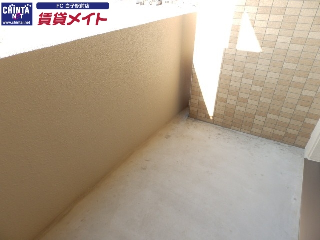 バルコニー　同物件別室画像
