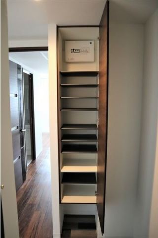 収納　シューズボックス