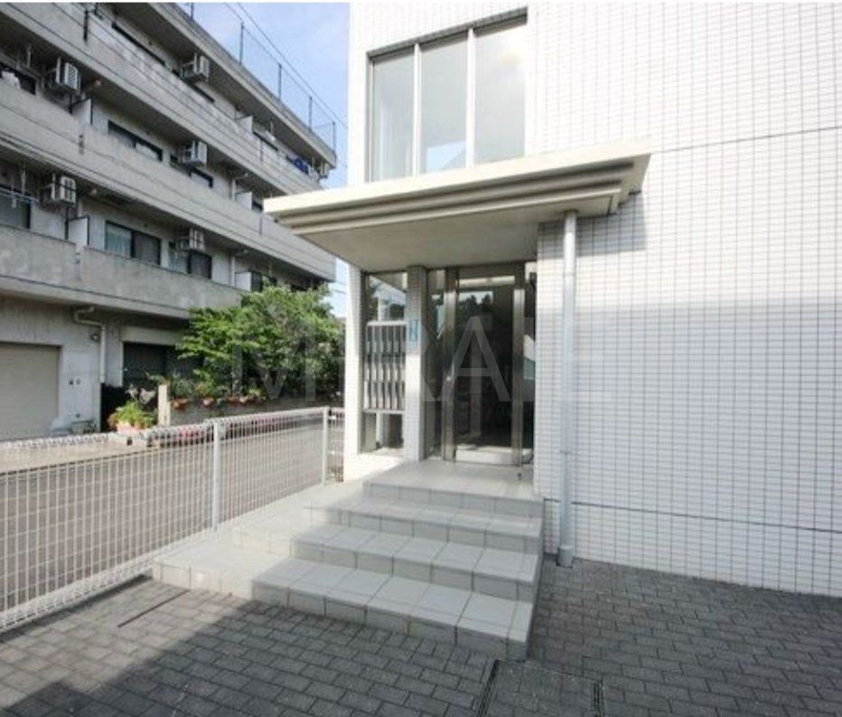 エントランス　エントランス