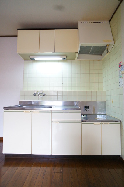 キッチン　経済的な都市ガス用の２口ガスコンロ設置可能☆