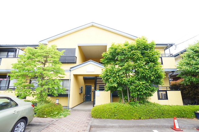 建物外観　高幡不動駅より徒歩５分の好立地です☆
