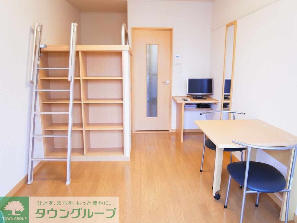 居室・リビング　同物件別部屋写真