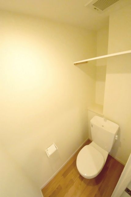トイレ　トイレ内収納スペースあります