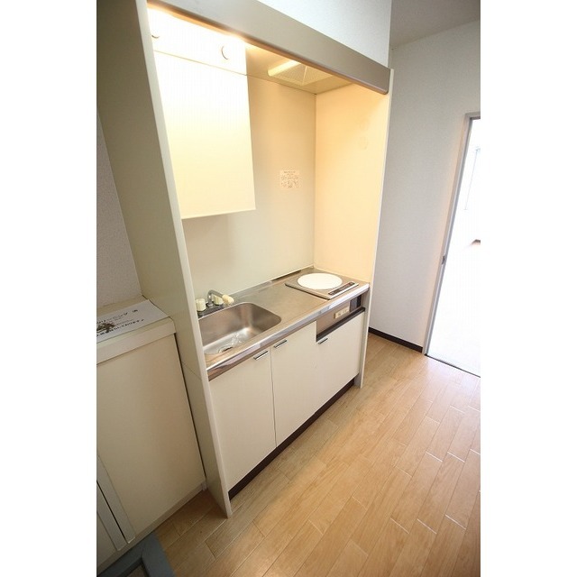 キッチン　ＩＨクッキングヒーター付き♪