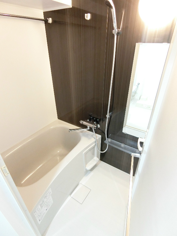 バス・シャワールーム　ゆとりあるバスルームはトイレと別にしました！！