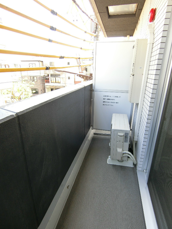 バルコニー　洗濯物を干すスペースもございます！！