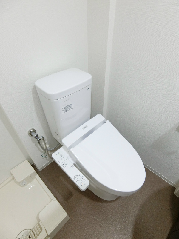 トイレ　快適、省エネ、清潔な温水洗浄便座です！！