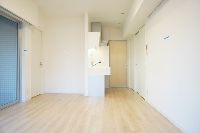 居室・リビング　約１０．２帖のベッドルーム