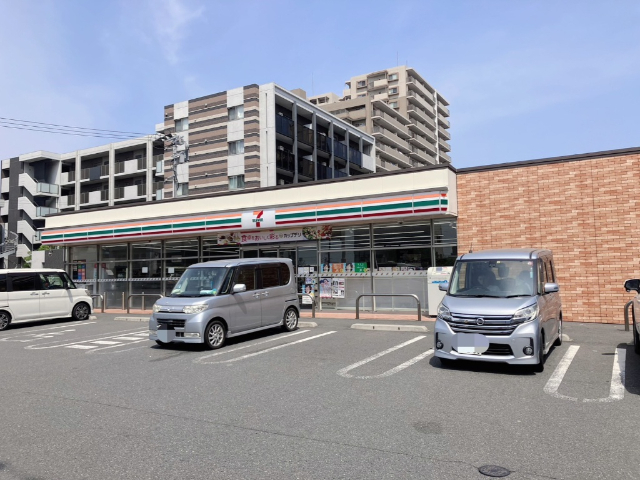 コンビニ　セブンイレブン小倉錦ケ丘店（コンビニ）まで470m