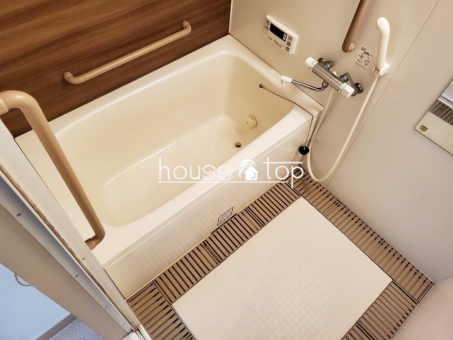 バス・シャワールーム　ゆったりと入浴出来る浴槽