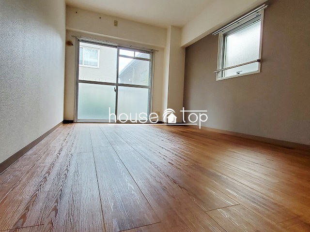 その他部屋・スペース　7.5帖のお部屋は2面採光