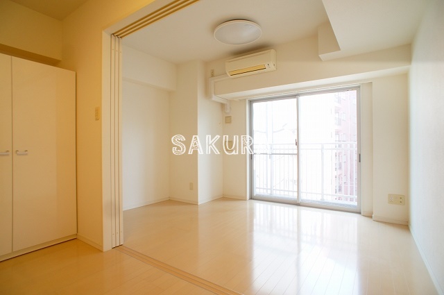 居室・リビング　使いやすい形の為、レイアウトを楽しめます♪