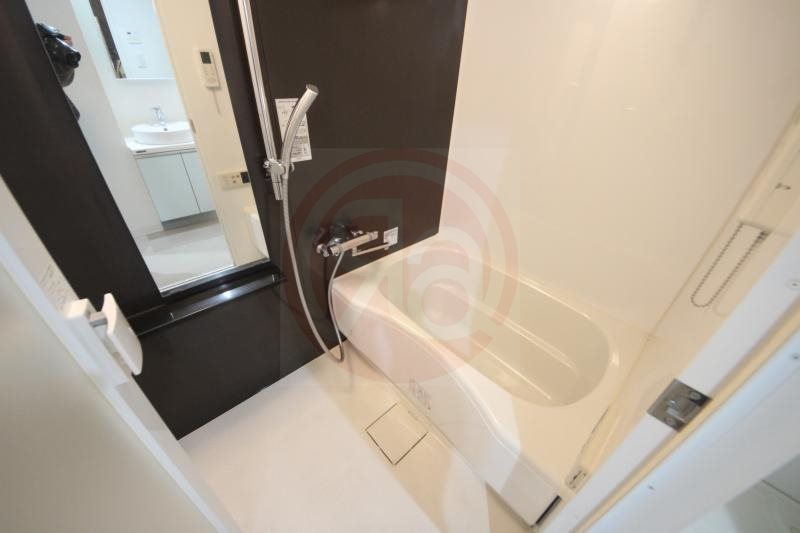 バス・シャワールーム　落ち着いた空間のお風呂です