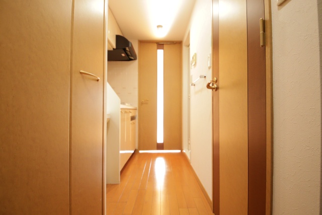 玄関　※別室の参考写真の為、現況優先です。