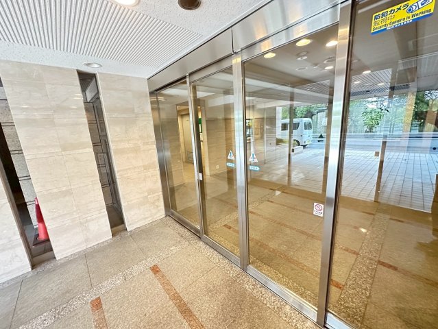 エントランス　詳細は、RISUMO江坂本店までお問合せください♪