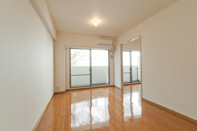 居室・リビング　参考写真です