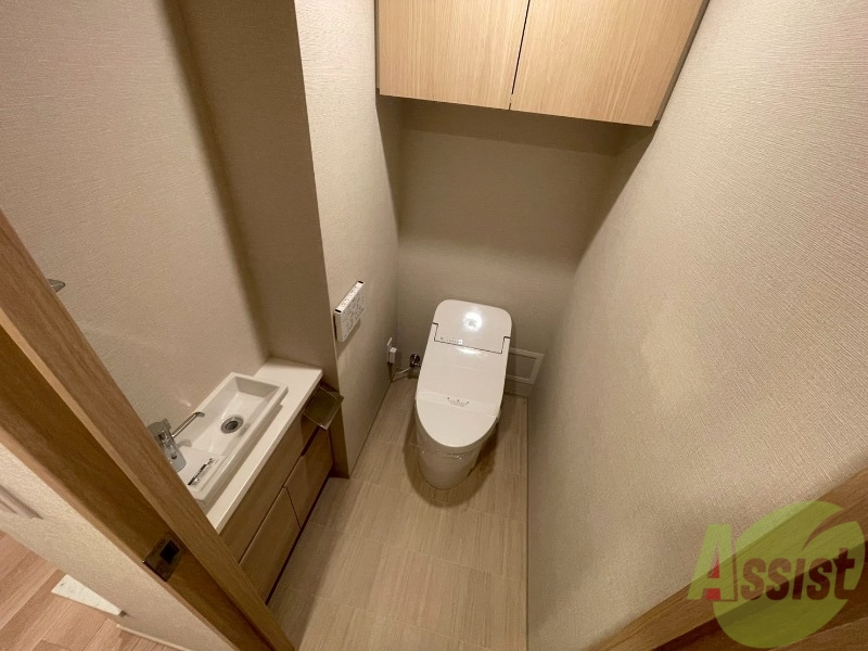 トイレ　ウォシュレット機能がついたトイレ。安心して使用できますね。