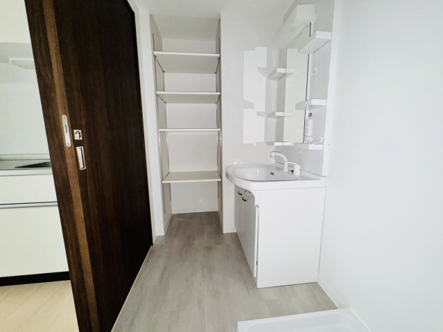 洗面設備　写真は別のお部屋です。※現況を優先します