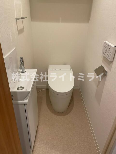 トイレ　別部屋の写真です?
