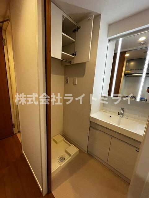 玄関　別部屋の写真です?