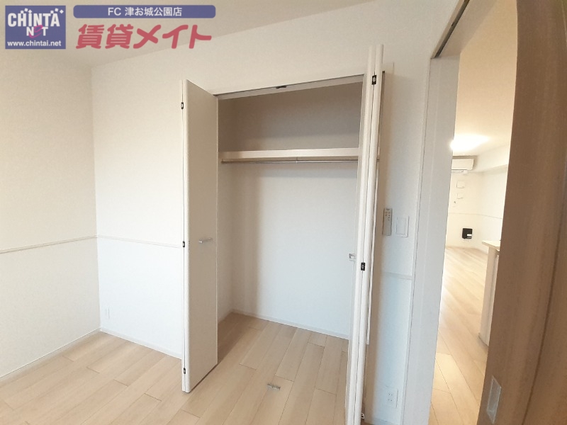 収納　同タイプ部屋反転写真です。