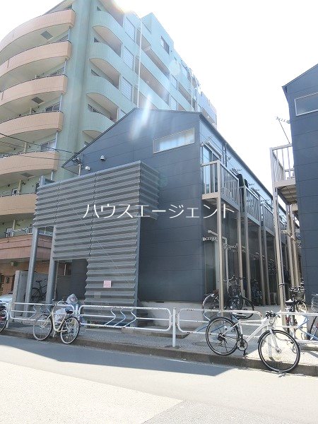 建物外観　スタイリッシュな外観ですね！