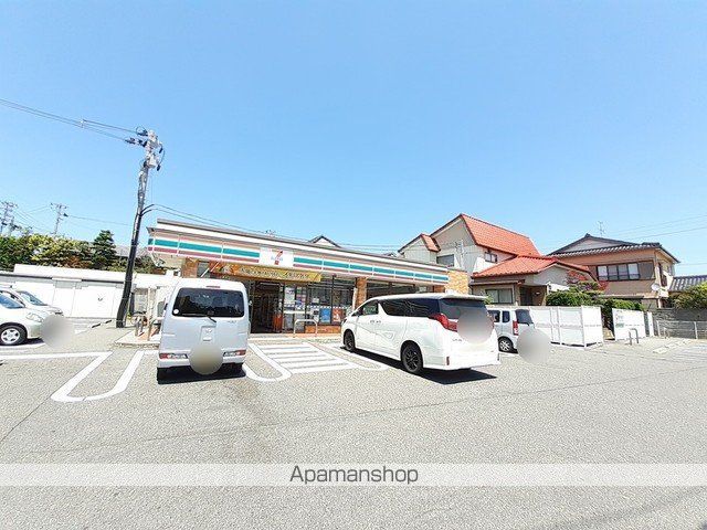 コンビニ　セブンイレブン新潟小針藤山店（コンビニ）まで690m