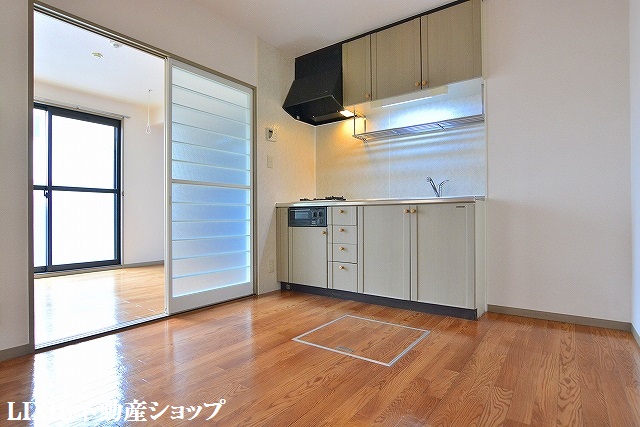 居室・リビング　６帖のダイニングキッチンです。