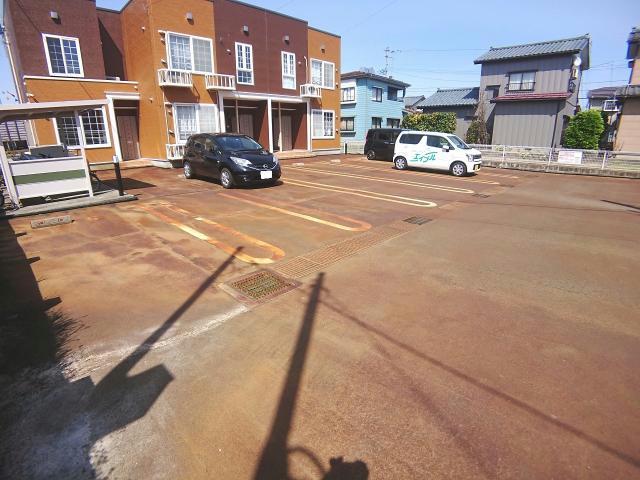 駐車場　駐車場