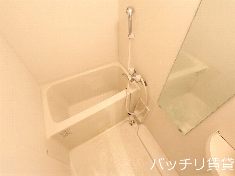 バス・シャワールーム　※室内写真等は別号数の為、現状優先となります。