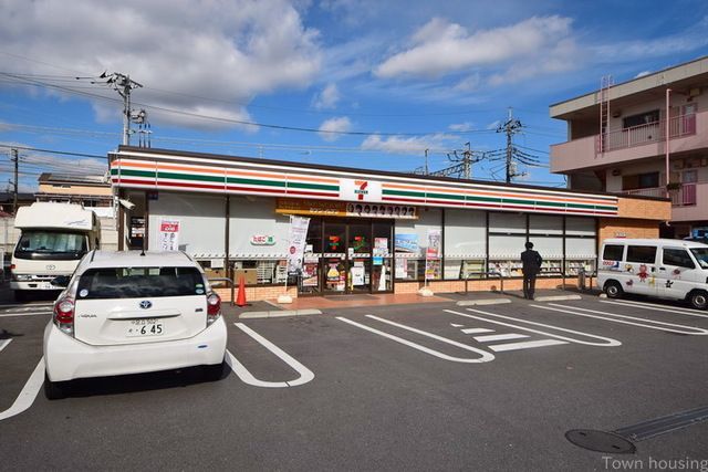 コンビニ　セブンイレブン八王子長沼東店（コンビニ）まで380m