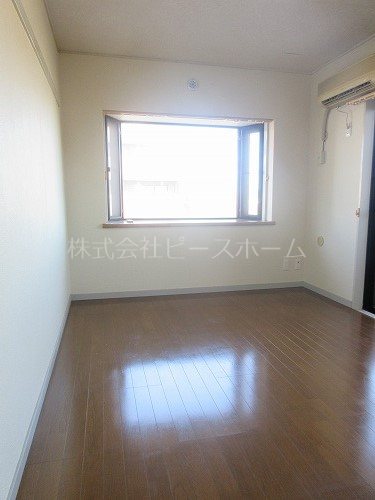 居室・リビング　別号室参考写真