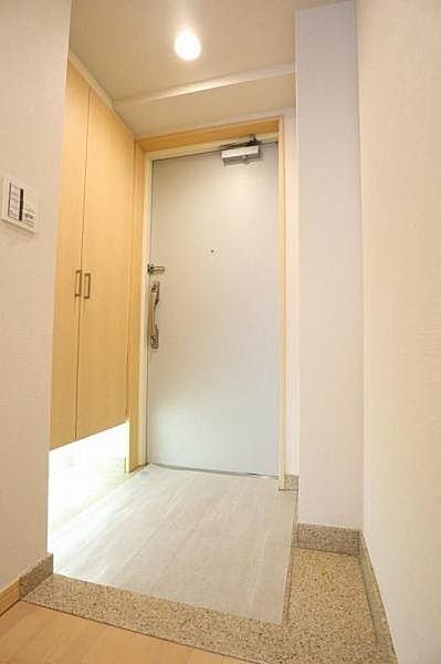 玄関　※反転タイプ参考写真※