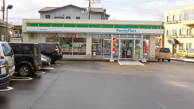 コンビニ　ファミリーマート（コンビニ）まで393m