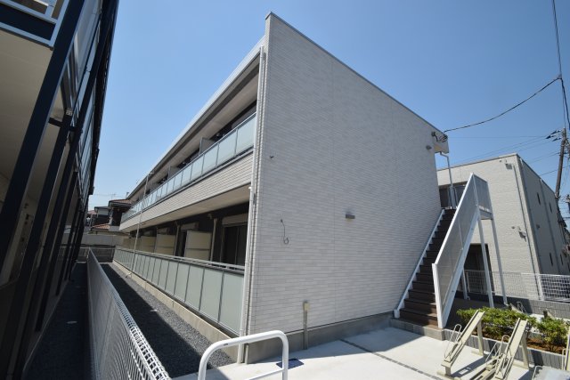 建物外観　日当たり良好！　リブリＭ・Ｃｒｅｓｔｃ