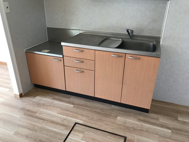 キッチン　同じ間取りの別部屋の写真です