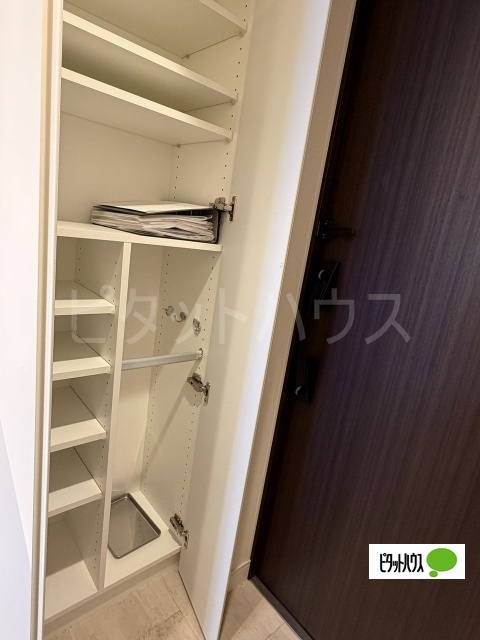 玄関　シューズボックス