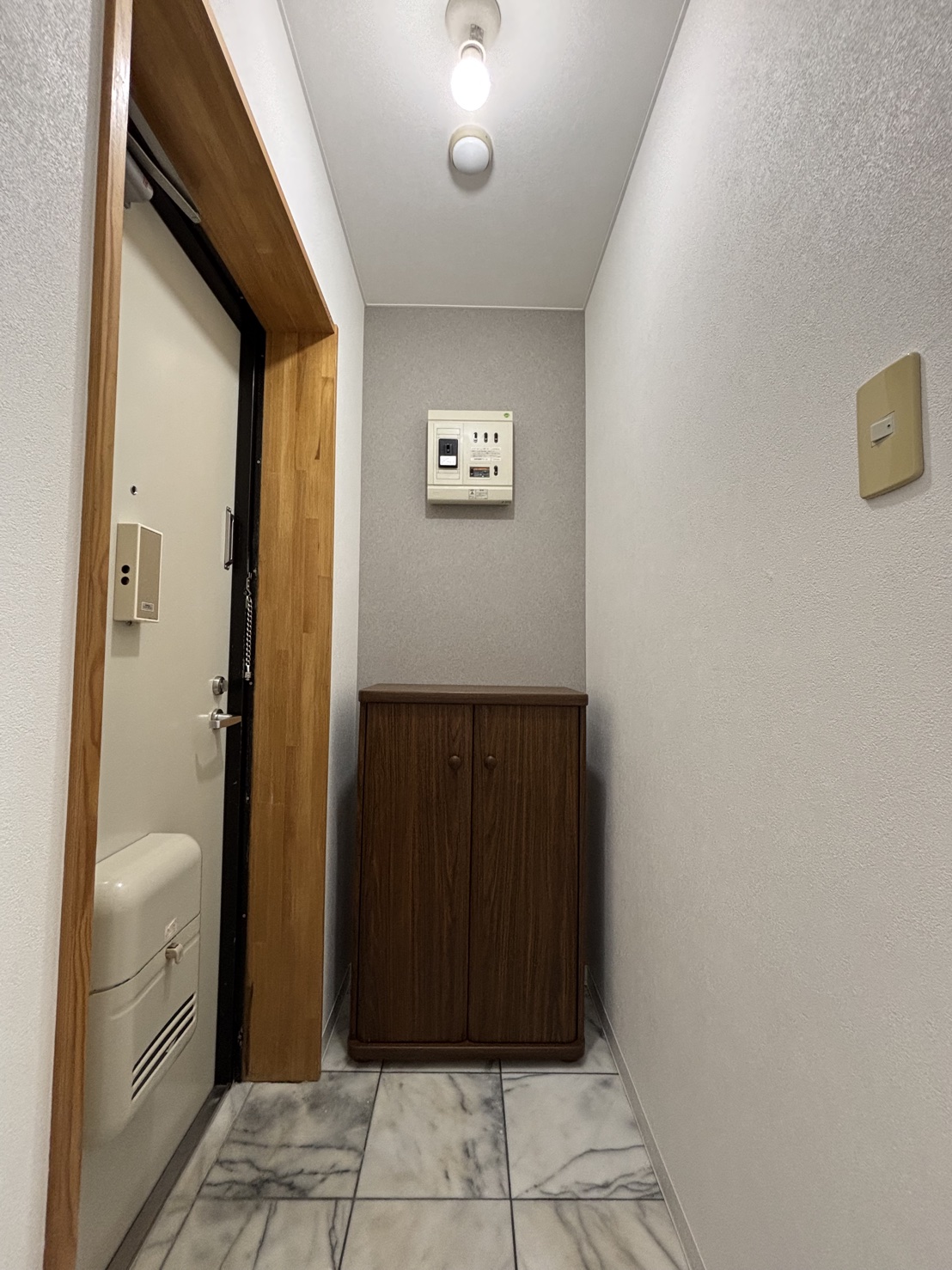 マンション紅花の玄関写真