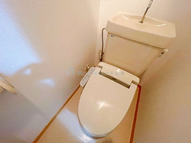 名鉄名古屋本線 本星崎駅 徒歩2分 3階建 築33年のトイレ写真