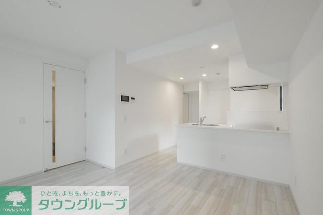 居室・リビング　Cタイプ2024年4月撮影 同タイプ403号室の写真です。