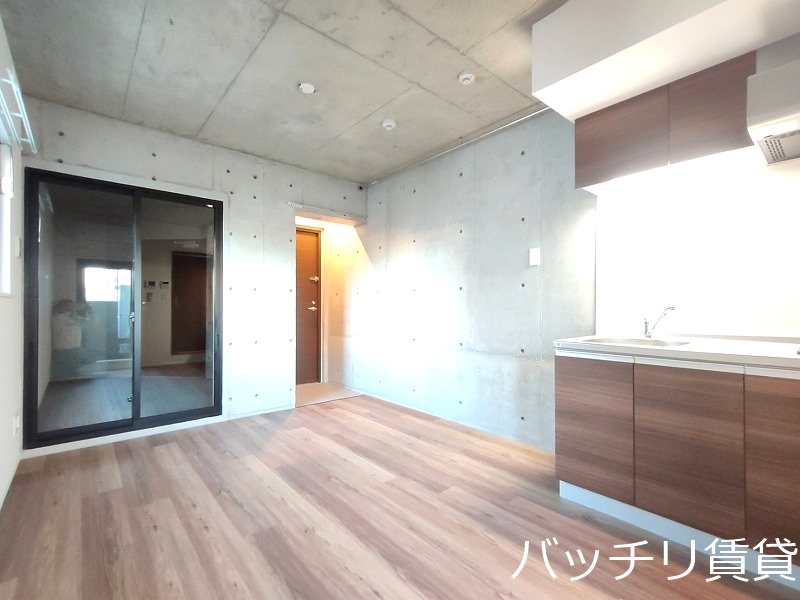 居室・リビング　＊画像は別棟同型タイプの為イメージ、現状を優先いたします