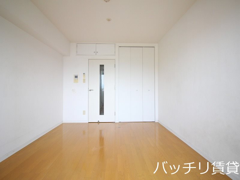 居室・リビング　別号室タイプの為、現状を優先いたします