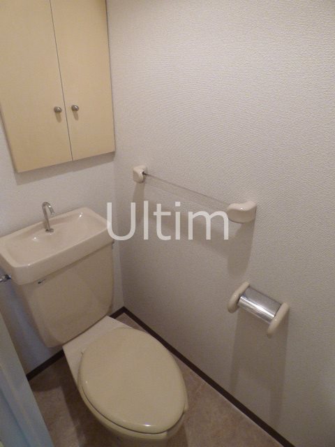 トイレ　別部屋のお写真です。ご参考までに！