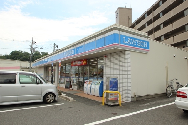 コンビニ　ローソン広島長楽寺店（コンビニ）まで173m