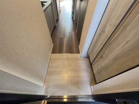 玄関　反転タイプのお部屋写真（イメージ）
