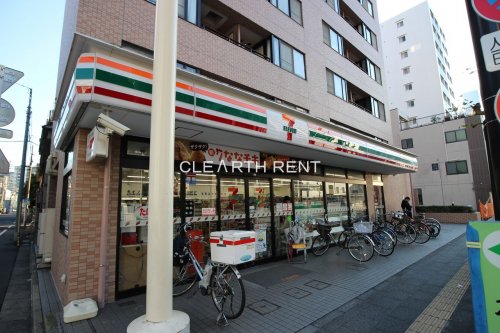 コンビニ　セブンイレブン 向島店（コンビニ）まで303m