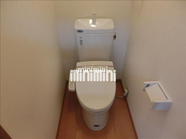 トイレ　温水洗浄機能付きのトイレです