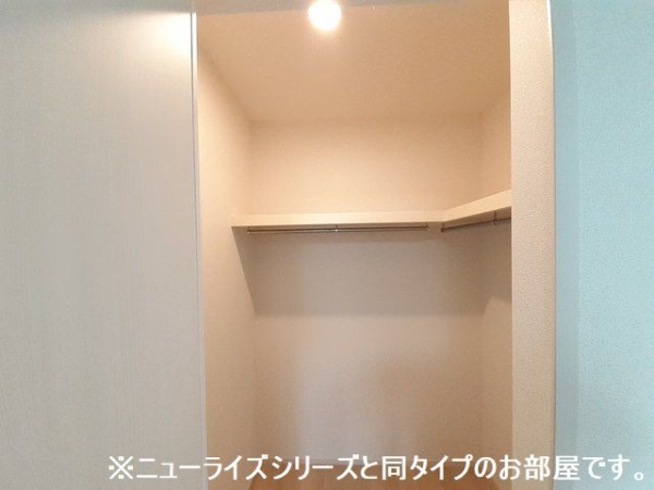 収納　画像は同建築メーカー施工のもの。色等の違いがある場合有。