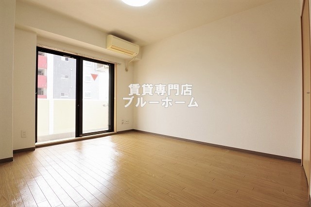 その他　別角度からの洋室です！