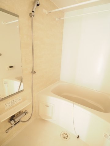 バス・シャワールーム　同物件別部屋参考写真